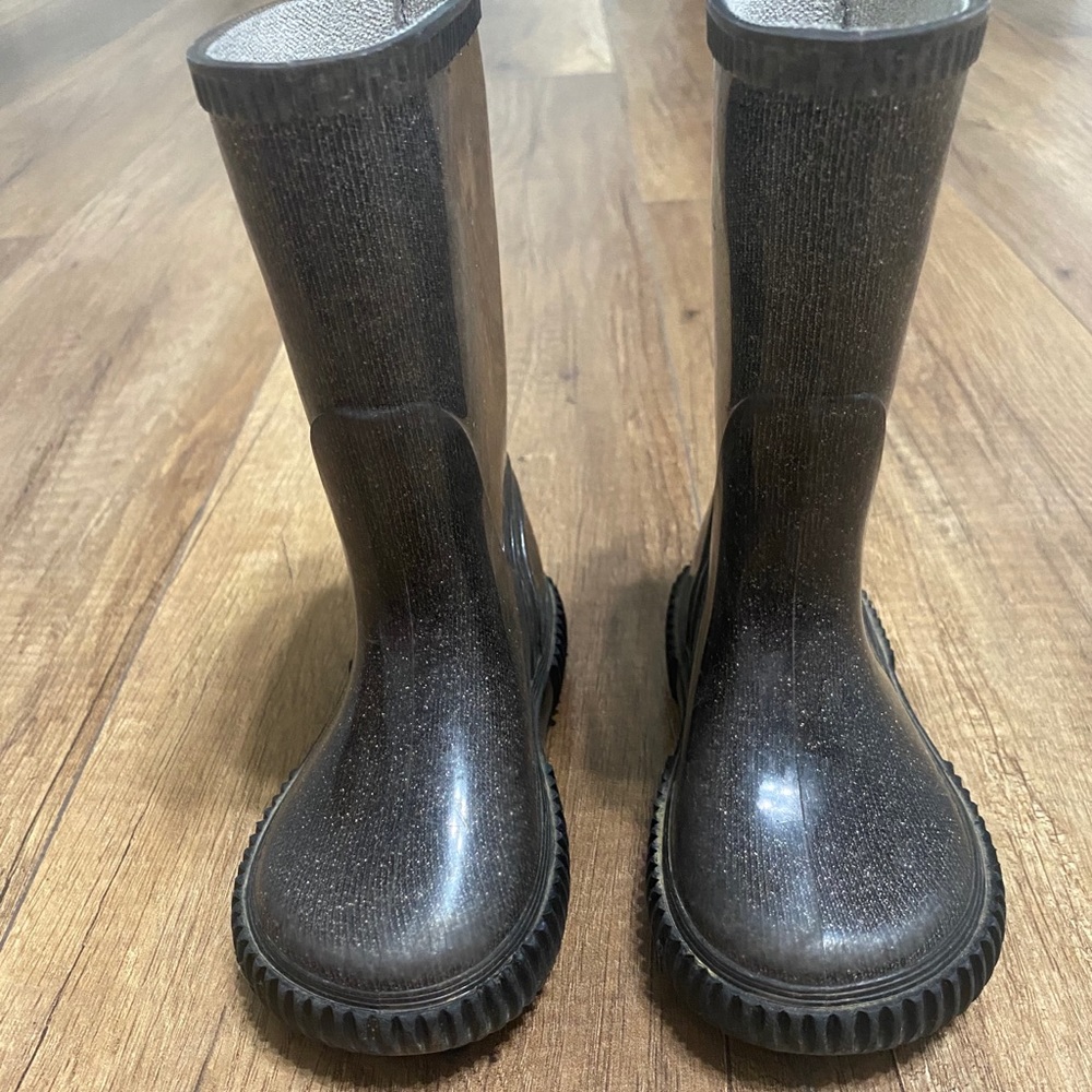 Burberry rain boots for girls